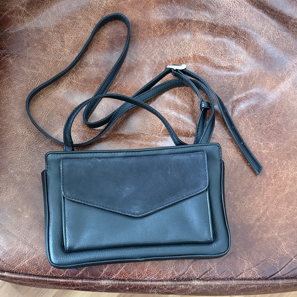 Levenger Classic Black Crossbody Bag